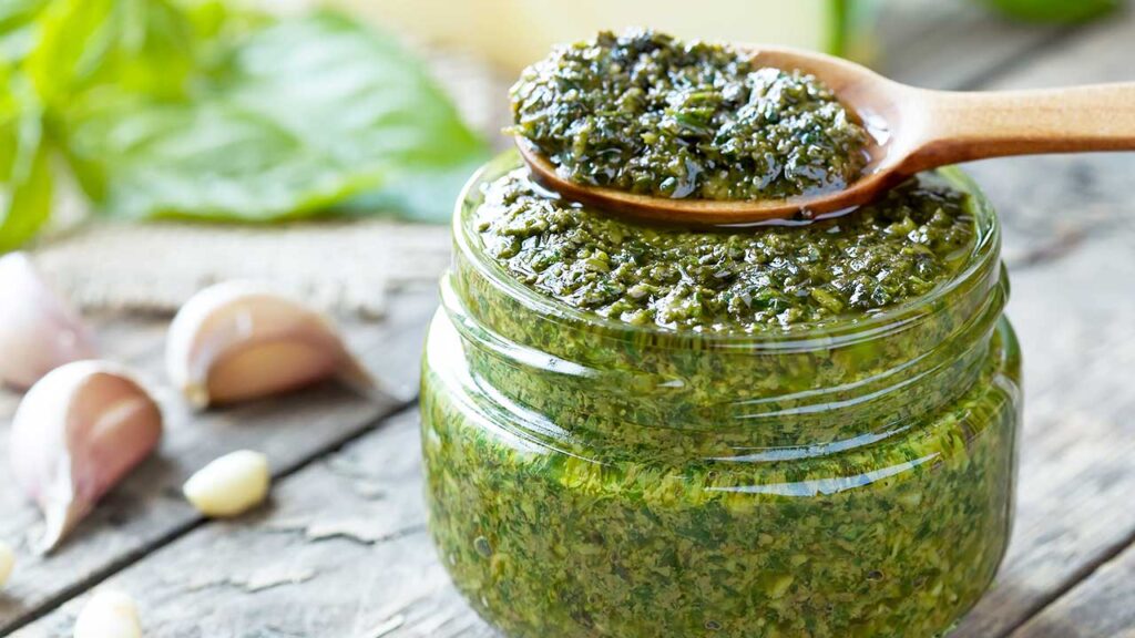 बेसिल पेस्टो | Basil Pesto Recipe in Hindi